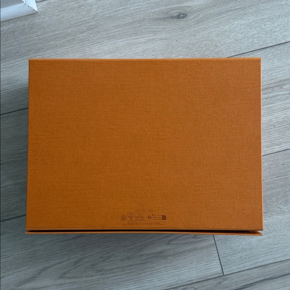 LOUIS VUITTON Authentic Large Shoe/Purse Flip Lid Box - Picture 4 of 7